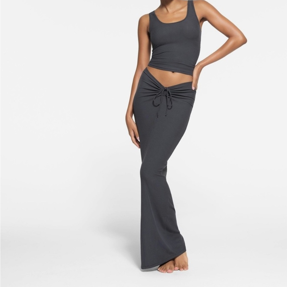 SKIMS RARE SOFT LOUNGE Ribbed Ruched Maxi Skirt in Graphite in XL